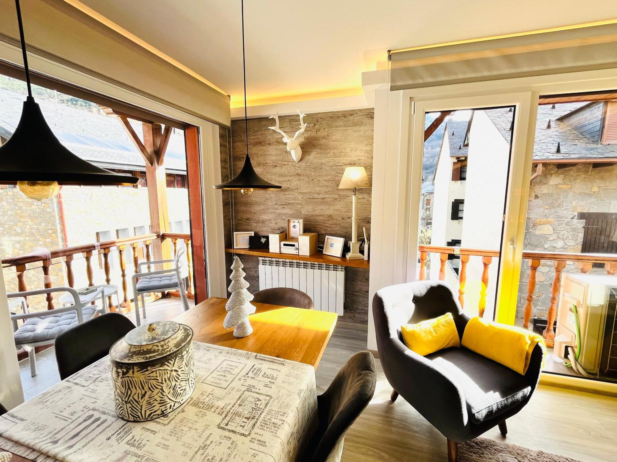 Up Benasque Flor De Nieve Apartment Exterior photo
